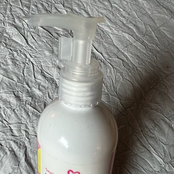 P Romance Amour Lotion - discontinued fragrance!! - Picture 4 of 4